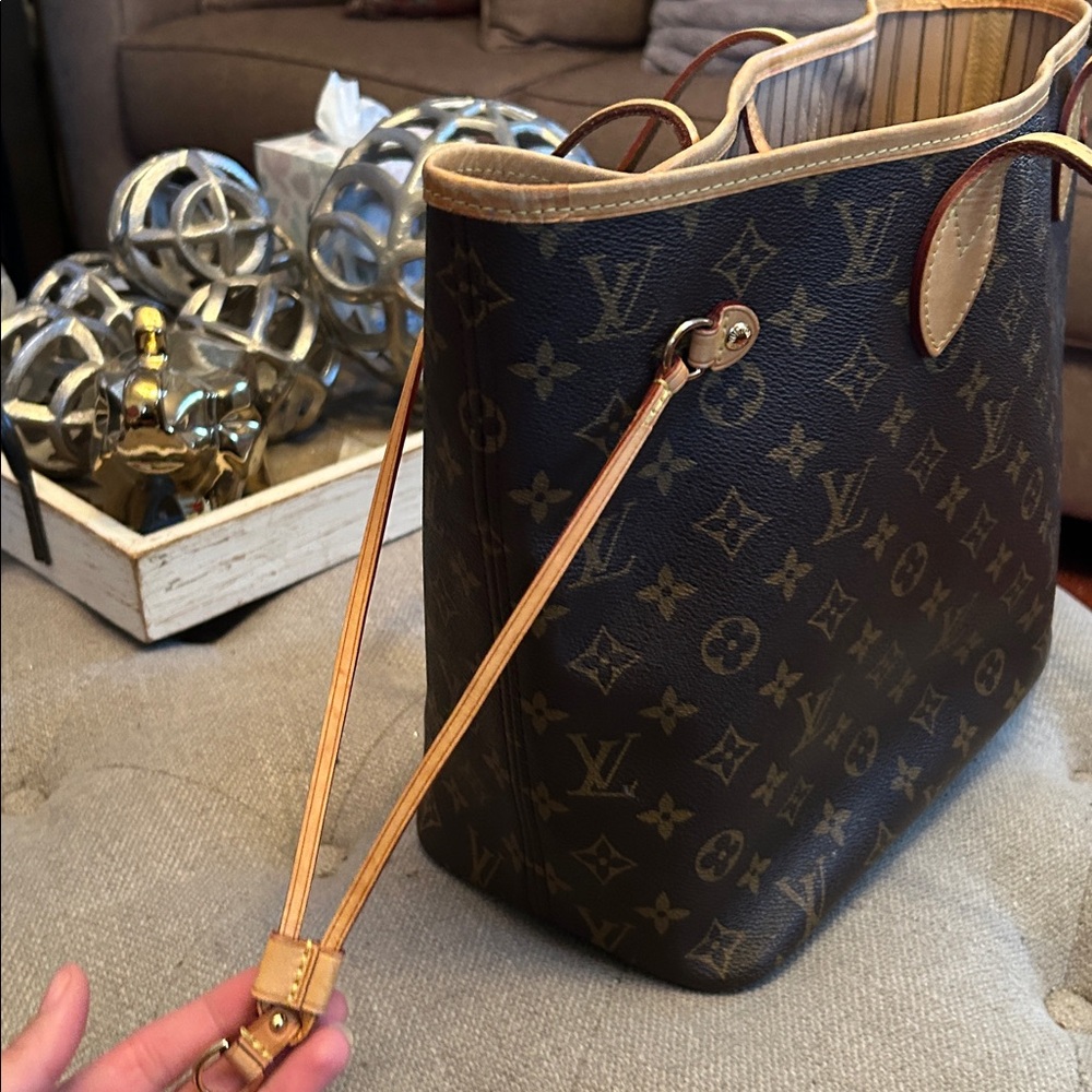 Louis Vuitton Neverfull Beige Monogram MM shoulder bag - Picture 7 of 16
